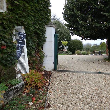 Les Tilleuls - Chambres D'Hotes - La Rochefoucauld Exterior photo